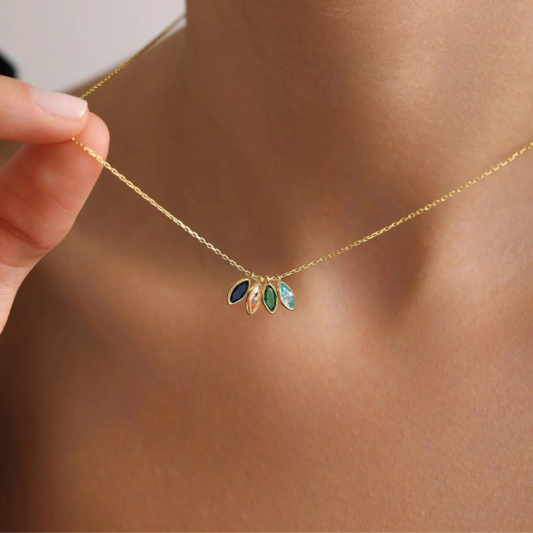 Blomblads­halsband med födelsesten