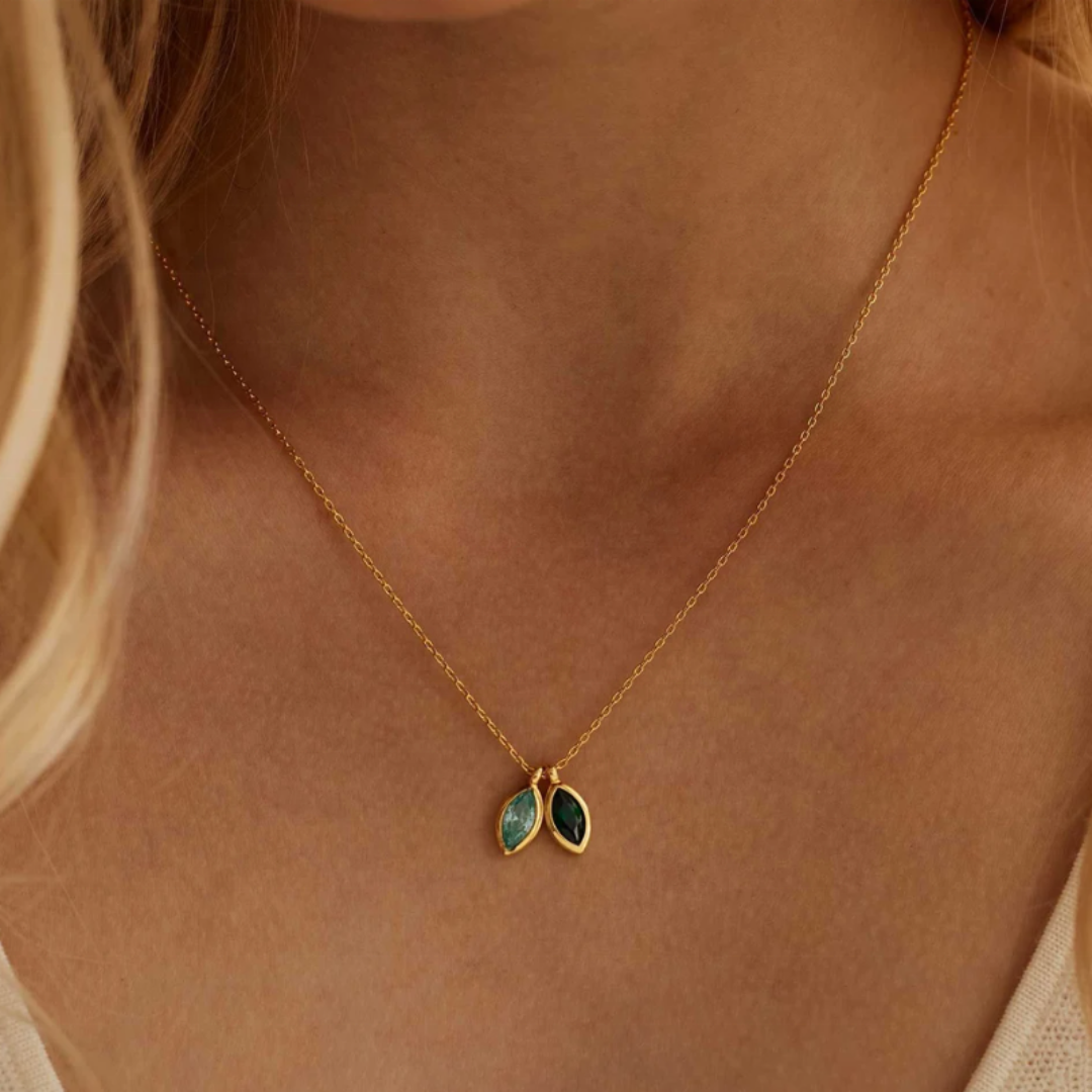 Blomblads­halsband med födelsesten